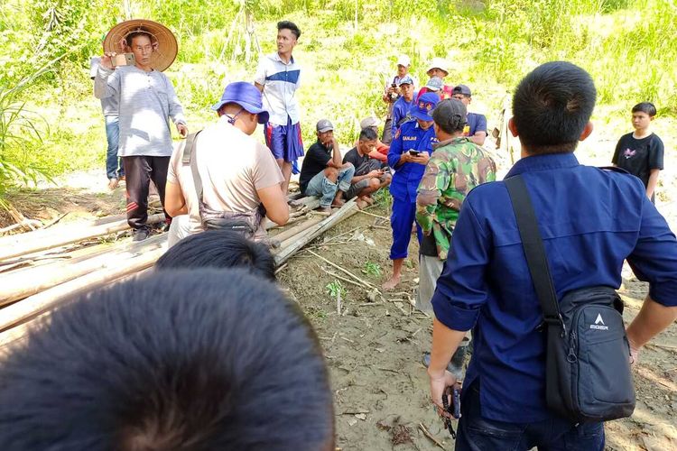 Unsur gabungan evakuasi korban tenggelam di perairan Waduk Jatigede, Sumedang, Jabar, Selasa (26/7/2022). DOK. BPBD Sumedang/KOMPAS.com