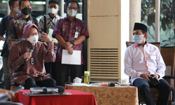 Mensos Risma Paparkan Evaluasi Hambatan Penyaluran Bansos di Semarang dan Sekitarnya 