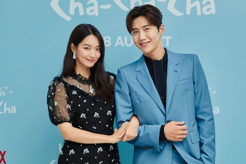 Keseruan Shin Min Ah dan Kim Seon Ho di Balik Layar Hometown Cha-Cha-Cha