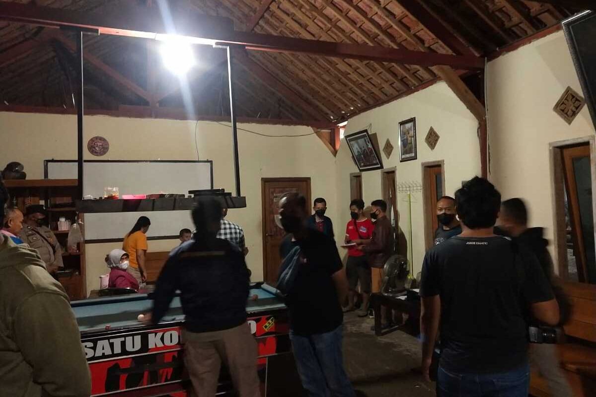 Kronologi penggeledahan dan penangkapan Ketua Pemuda Pancasila Blora di Markas Pemuda Pancasila, Kecamatan Ngawen, Blora, Selasa (14/12/2021)