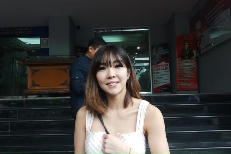 Penyanyi Gisella Anastasia saat ditemui di Gedung Ditreskrimum Polda Metro Jaya, Jumat (14/2/2020).