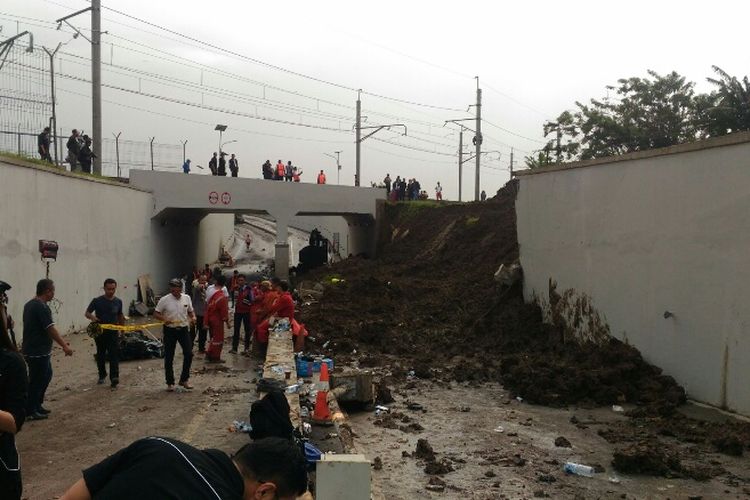 Kondisi terkini lokasi ambrolnya tembok Perimeter Selatan Bandara Soekarno-Hatta, Selasa (6/2/2018).