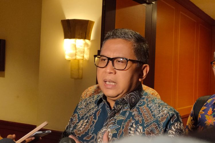 Sekretaris Jenderal DPP PDI-P Hasto Kristiyanto ditemui di Hotel Borobudur, Jakarta, Jumat (4/11/2022).