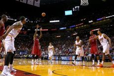 Kombinasi LeBron James dan Dwyane Wade Bawa Heat Tumbangkan Suns