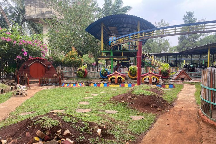 Area bermain anak di Taman Wiladatika Cibubur. 