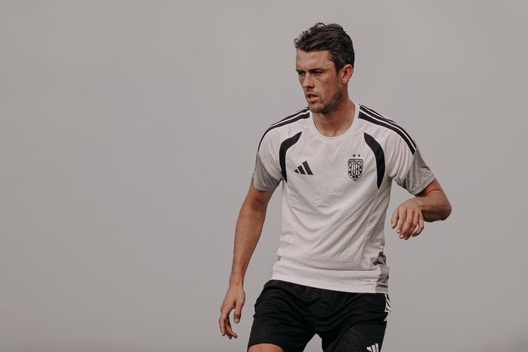 Thomas Lam dan Johnny Jansen, Sentuhan Belanda di Balik Persiapan Bali United