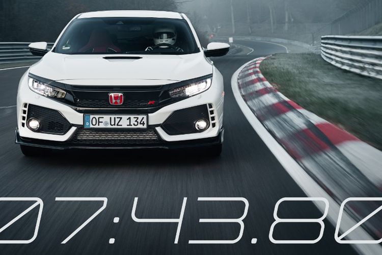 Honda Civic Type R terbaru ketika memecahkan rekor di Nurburgring, Jerman.
