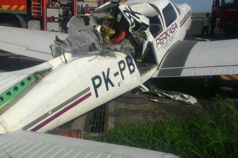 Pesawat Latih Jatuh Menimpa Pesawat Lain, Satu Pilot Tewas