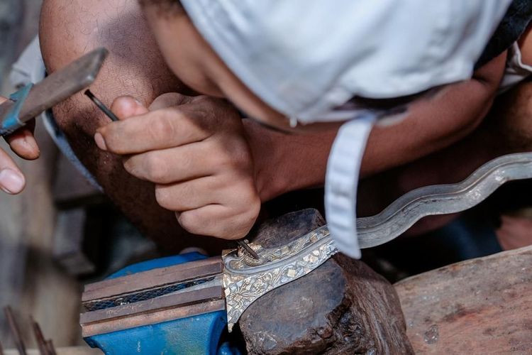 Keris asal Desa Aeng Tong-tong Jawa Timur jadi suvenir side event G20