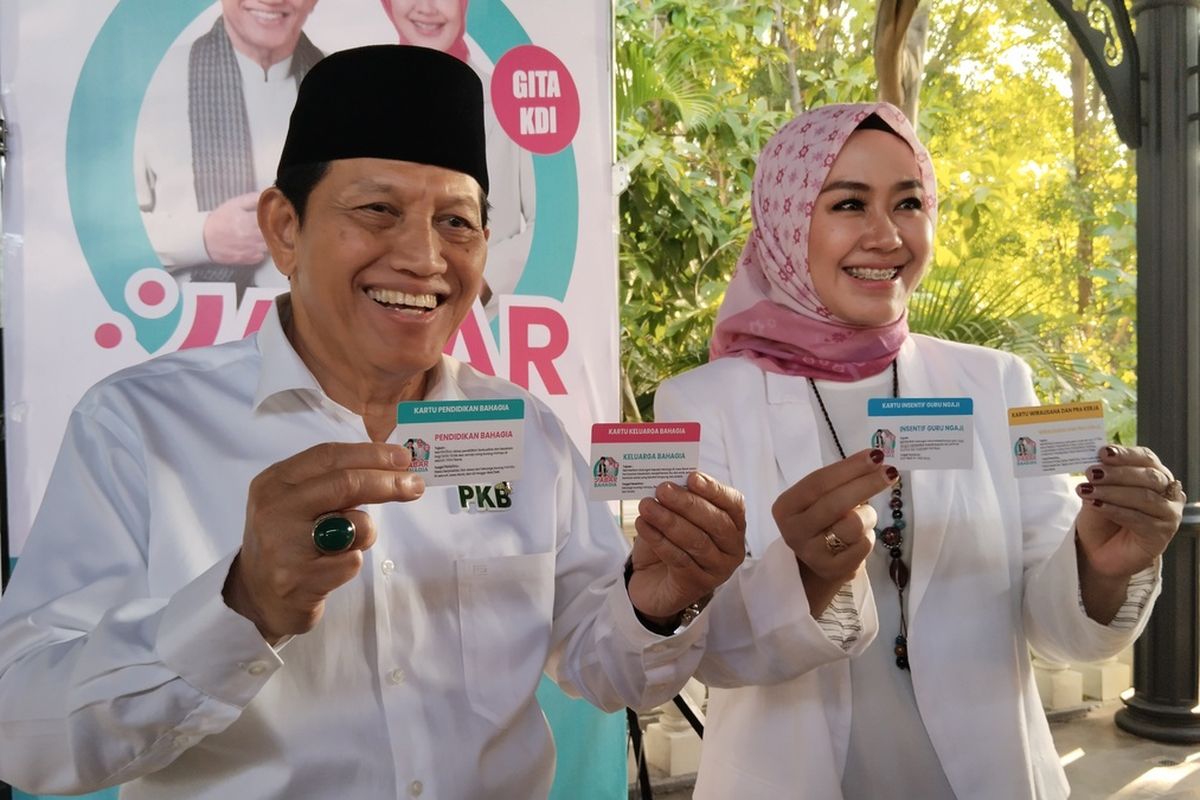 Pasangan Bakal Calon Gubernur dan Wakil Gubernur Acep Adang Ruhiyat - Gitalis Dwi Natarina (Gita KDI) yang diusung Partai Kebangkitan Bangsa (PKB) meluncurkan Kartu Jabar Bahagia yang merupakan bagian dalam produk kampanye politik dalam Pilkada Jawa Barat 2024.