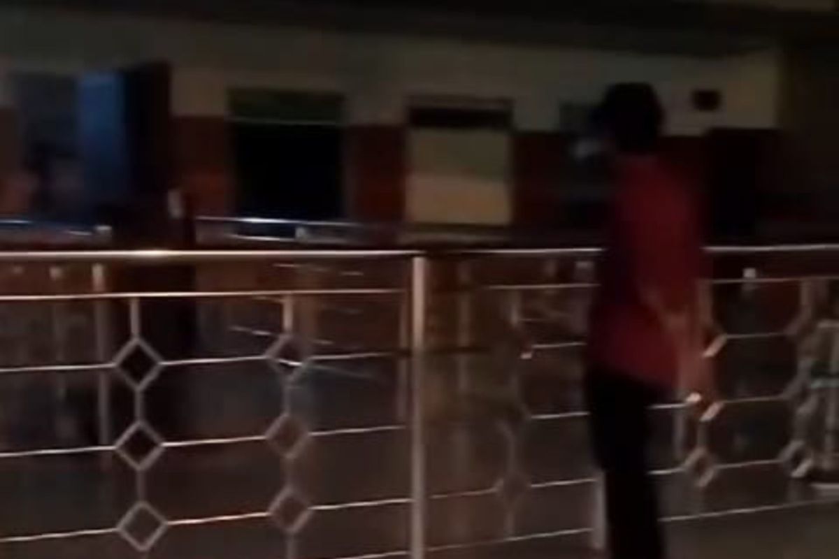 Bandara Internasional Sultan Hasanuddin Makassar kembali padam dikarenakan adanya gangguan tehnik, Rabu (27/12/2023) malam.