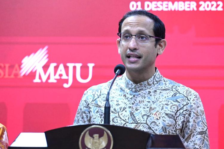  Menteri Pendidikan, Kebudayaan, Riset, dan Teknologi (Mendikbudristek) Nadiem Makarim memberikan keterangan pers di Kantor Presiden, Jakarta, Kamis (1/12/2022).