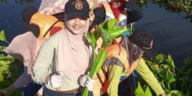 Olah Eceng Gondok, Lulusan UIN Bandung Terpilih Belajar di Inggris