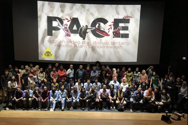 Mahasiswa Pencinta Alam Universitas Indonesia (Mapala UI) menyelenggarakan acara Nonton Bareng Pesona Alam Cenderawasih (Nobar Pace) di CGV FX Sudirman (1/3/2019). 