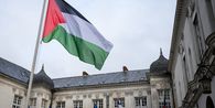 Band Asal Inggris Dilarang Tampil di Singapura Usai Kibarkan Bendera Palestina