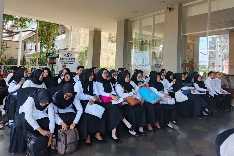 Ledakan Honorer, Kenapa Pemda Tak Kunjung Berhenti Merekrut Saat Moratorium? 