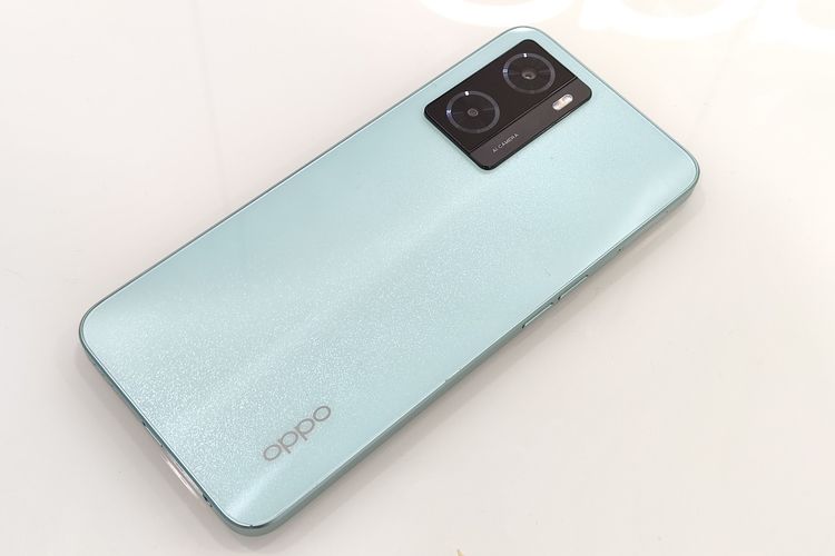 The Oppo A57 has appeared with the Oppo Glow design.