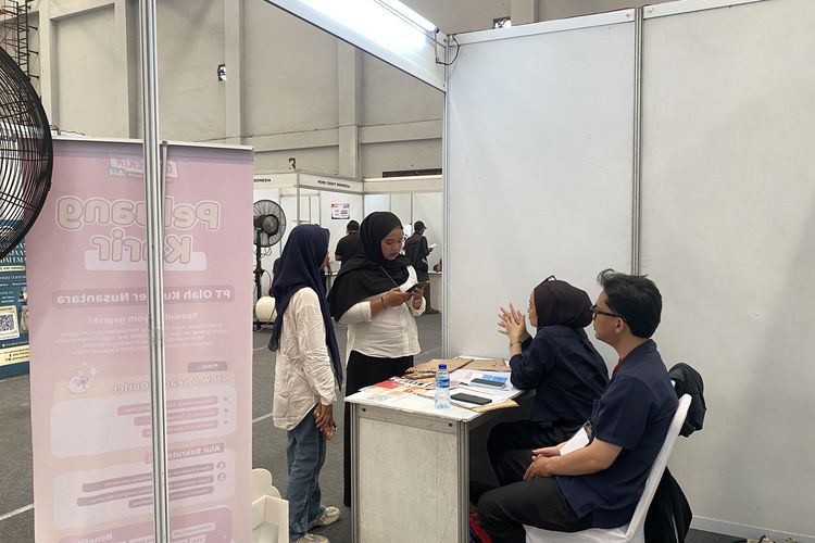 Kompetensi Tak Sesuai Kebutuhan Industri, Fresh Graduate Terpaksa Ambil Kerja Apa Saja