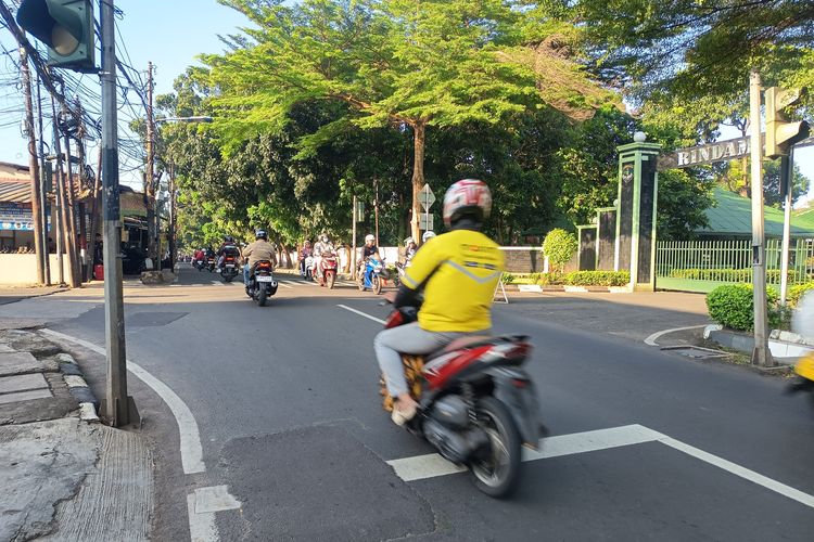 Ada Kegiatan di Rindam Jaya, Arus Lalu Lintas Condet Jaktim Lancar