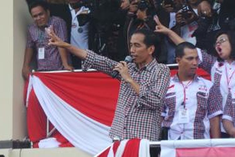 Calon presiden Joko Widodo saat berkampanye di Kota Jambi, Selasa (24/6/2014).