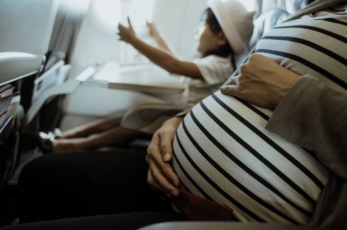 6 Tips untuk Ibu Hamil Selama Penerbangan