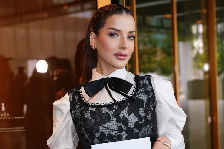 Tasya Farasya. Tasya Farasya membagikan transformasi berat badannya yang turun 13 kilogram dalam 2,5 bulan setelah rutin berolahraga, menjaga pola makan, dan menjalani berbagai upaya pendukung lainnya.
