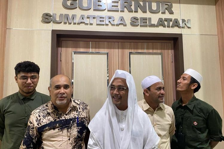 Panitia Ziarah Kubro, Amak Shahab usai melakukan audensi di kantor Gubernur Sumatera Selatan, Selasa (20/2/2024).