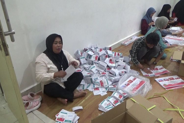 Sorlip menjadi berkah tersendiri bagi warga yang ikut bekerja karena menambah penghasilan tambahan, seperti yang dialami Heriana Bara (45) ia menjadi tenaga sorlip, yang sebelumnya ikut sebagai Pantarlih atau KPPS, Rabu (24/4/2025)