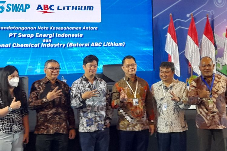 Penandatanganan MoU antara PT Swap Energi Indonesia dengan PT International Chemical Industry di JIExpo, Jakarta, Kamis (28/7/2022)