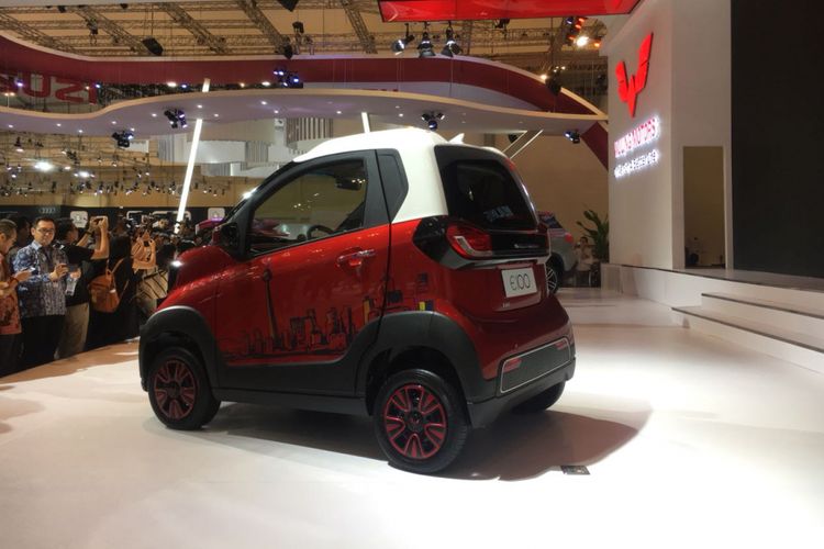  Wuling  Indonesia  Pamer Mobil  Listrik  E100 di GIIAS