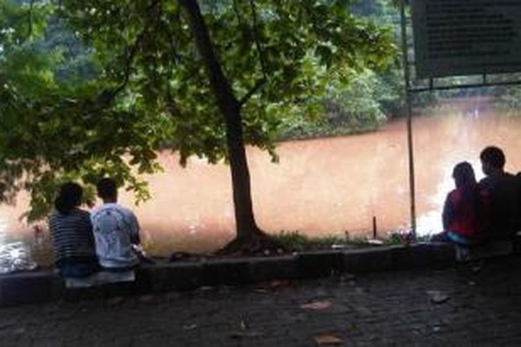 Taman Hutan Kota Srengseng Pun Dijadikan Tempat Pacaran