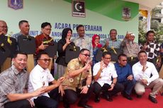 KAHMI Berikan Angkutan Sampah Bergambar Anies-Sandiaga ke 20 RW