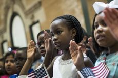 Puluhan Anak dari 25 Negara Menjadi Warga AS