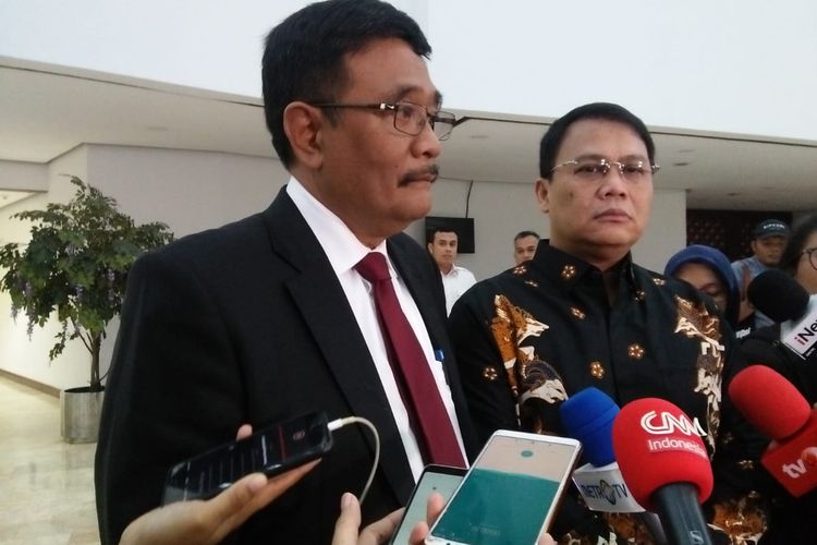 Ketua DPP PDIP Djarot Saiful Hidayat di Kompleks Parlemen, Senayan, Jakarta, Senin (13/1/2020).