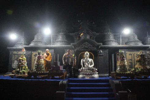 Melihat Perayaan Jelang Waisak di Vihara Ratanavana Arama, Lasem Rembang