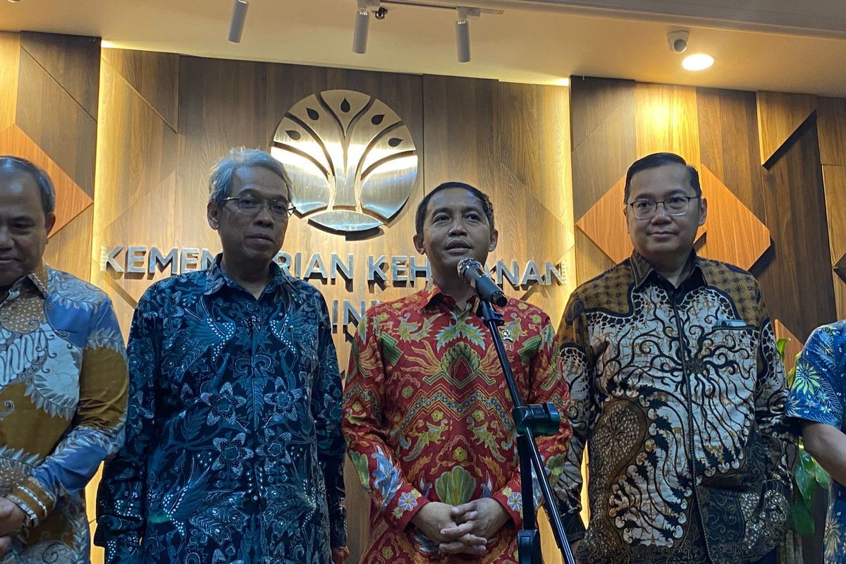 Menhut, Raja Juli Antoni, menyampaikan pemerintah akan melakukan konservasi gajah di lahan milik Presiden, Kamis (7/8/2025). 