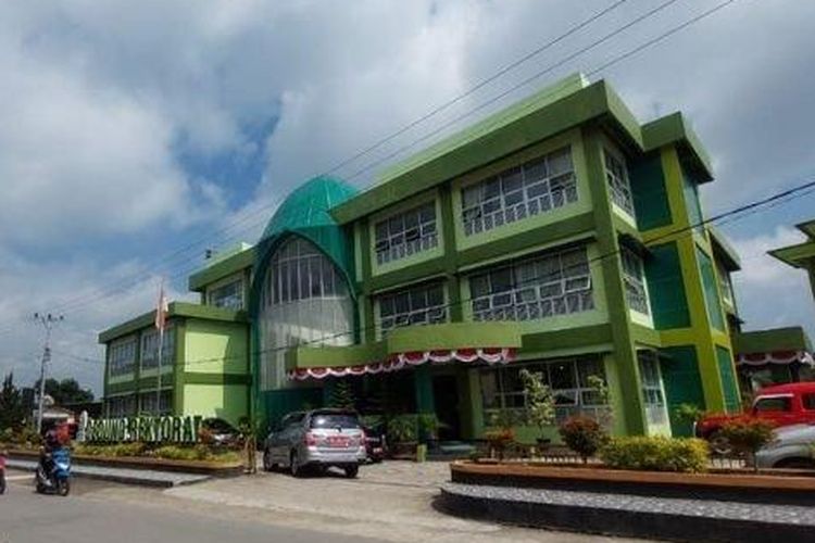 Gedung Rektorat UIN Sjech Djamil Djambek Bukittinggi. 