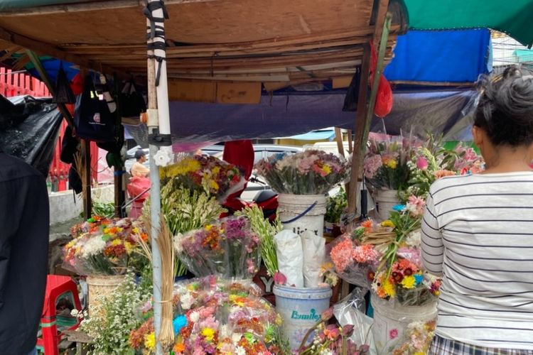 Omzet Penjual Bunga Capai Rp 20 Juta Sehari Saat Imlek