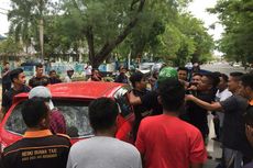 Pengemudi Grab di Kendari Dikeroyok Sopir Taksi yang Unjuk Rasa