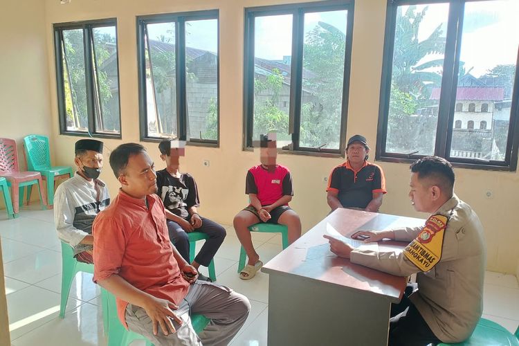Terekam CCTV, 2 Pelajar di Pasangkayu Gasak Uang Rp 900.000 di Jok Motor Jemaah Masjid