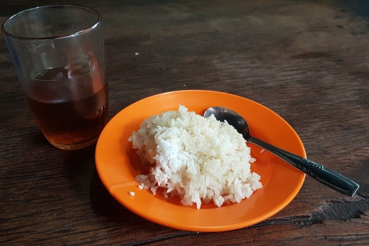 Ketan Susu yang Menjadi Favorit Para Pelanggan Dengan Harga yang Sangat Bersahabat, Rabu (13/3/2019)