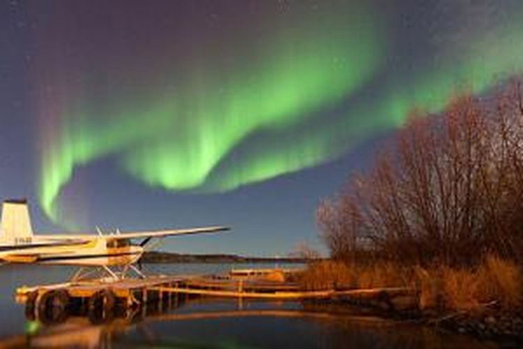 Northern Lights atau yang lebih dikenal dengan Aurora Borealis didaulat menjadi pemandangan terbaik dari udara