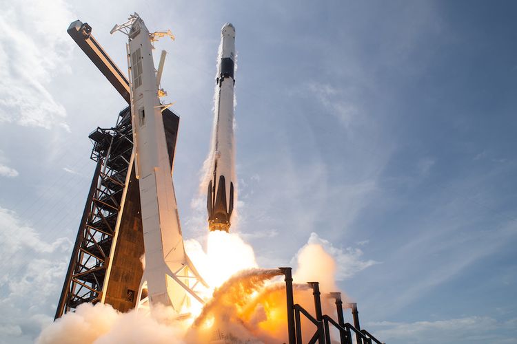 Peluncuran wantariksa Crew Dragon di kompleks antariksa Kennedy pada 30 Mei 2020.