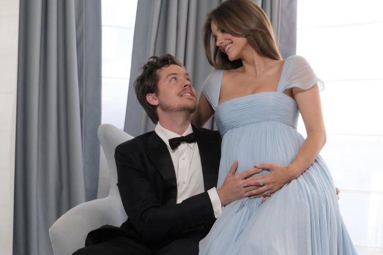 Barbara Palvin Pamer Baby Bump di Cannes 2026, Anggun dan Elegan