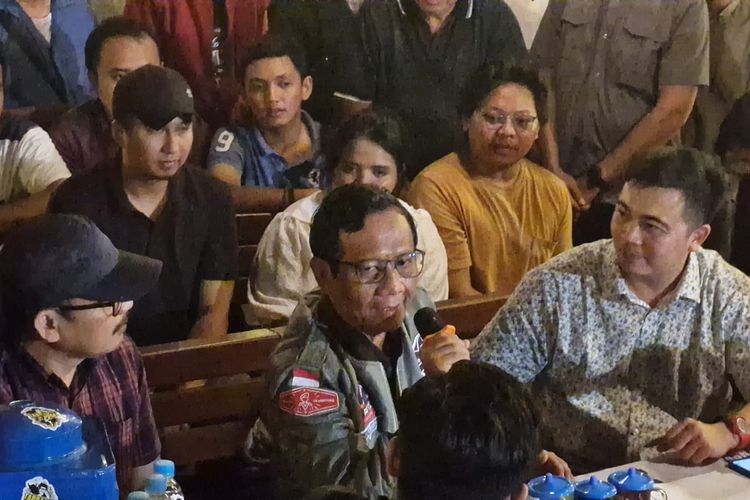 Cawapres nomor urut 3, Mahfud MD dalam acara  Tabrak Prof di Kota Semarang, Selasa (23/1/2024).