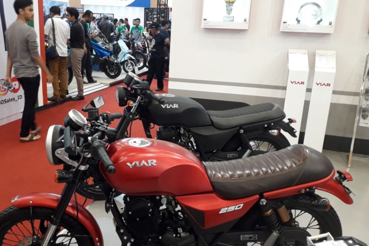 Dua model motor terbaru yang dikerkenalkan Viar Motor Indonesia pada ajang GIIAS 2018, di ICE, BSD City, Sabtu (4/7/2018). Keduanya masing-masing Vintech 200 dan Vintech 250.