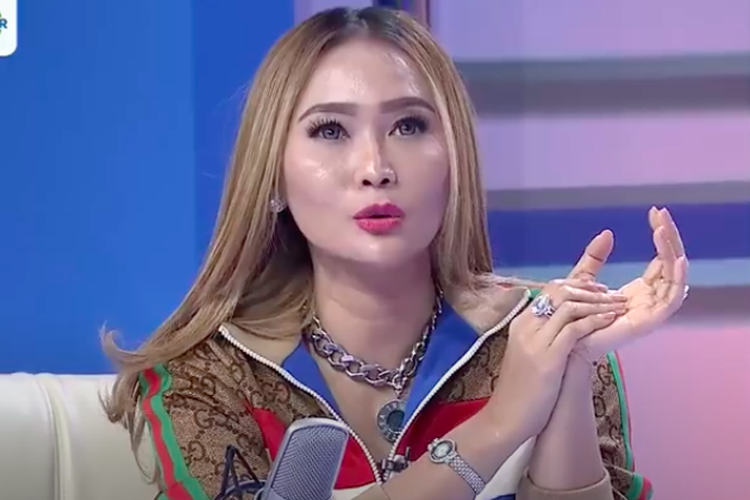 Inul Daratista saat tampil di One Man Show Indosiar