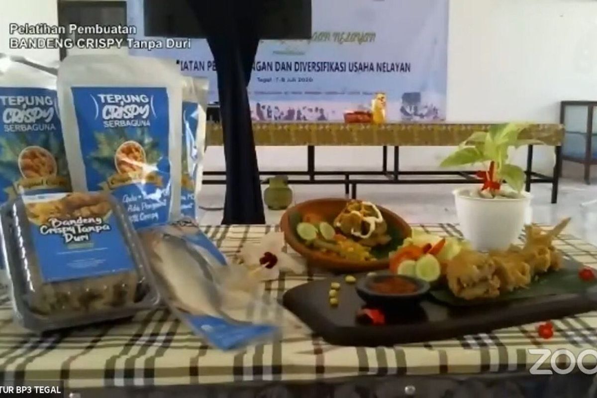 Pelatihan pengolahan bandeng cripsy yang diinisiasi Kementerian Kelautan dan Perikanan (KP).
