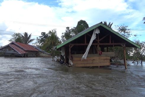 Banjir di Luwu Utara, Satu Rumah Terseret Arus, Puluhan Lainnya Rusak Tertimbun Pasir