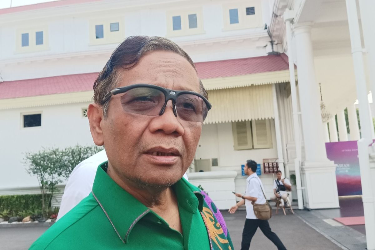 Menteri Koordinator Bidang Politik, Hukum, dan Keamanan (Menkopolhukam) Mahfud MD mempersilakan pengusaha Jusuf Hamka untuk menagih utang pemerintah atas perusahaannya secara langsung ke Kementerian Keuangan (Kemenkeu).